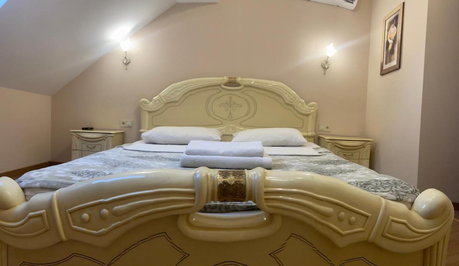 Apart Yaroslava Osmomysla 9 Square - City Center Лвив Екстериор снимка