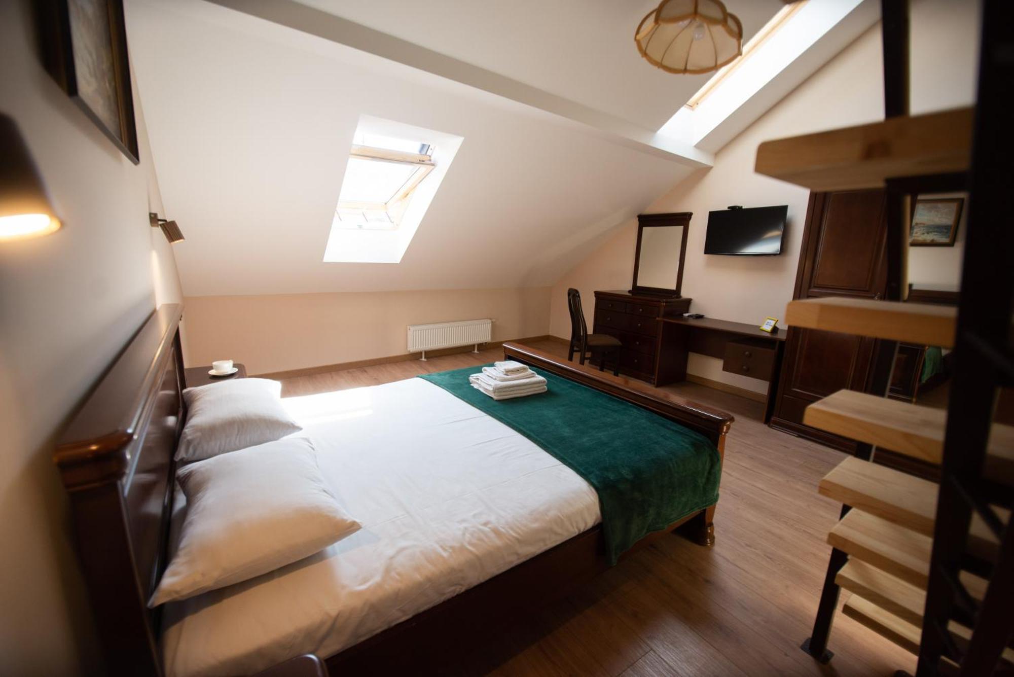 Apart Yaroslava Osmomysla 9 Square - City Center Лвив Екстериор снимка