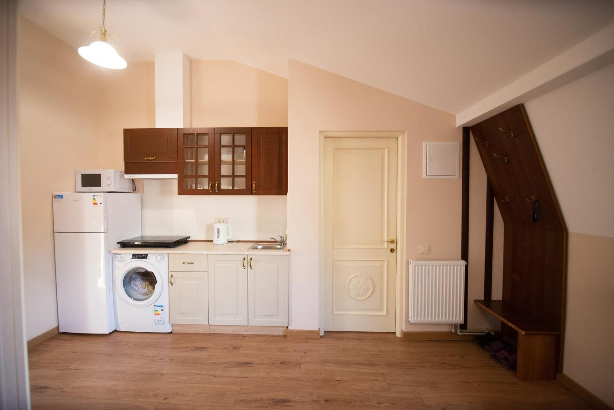 Apart Yaroslava Osmomysla 9 Square - City Center Лвив Екстериор снимка