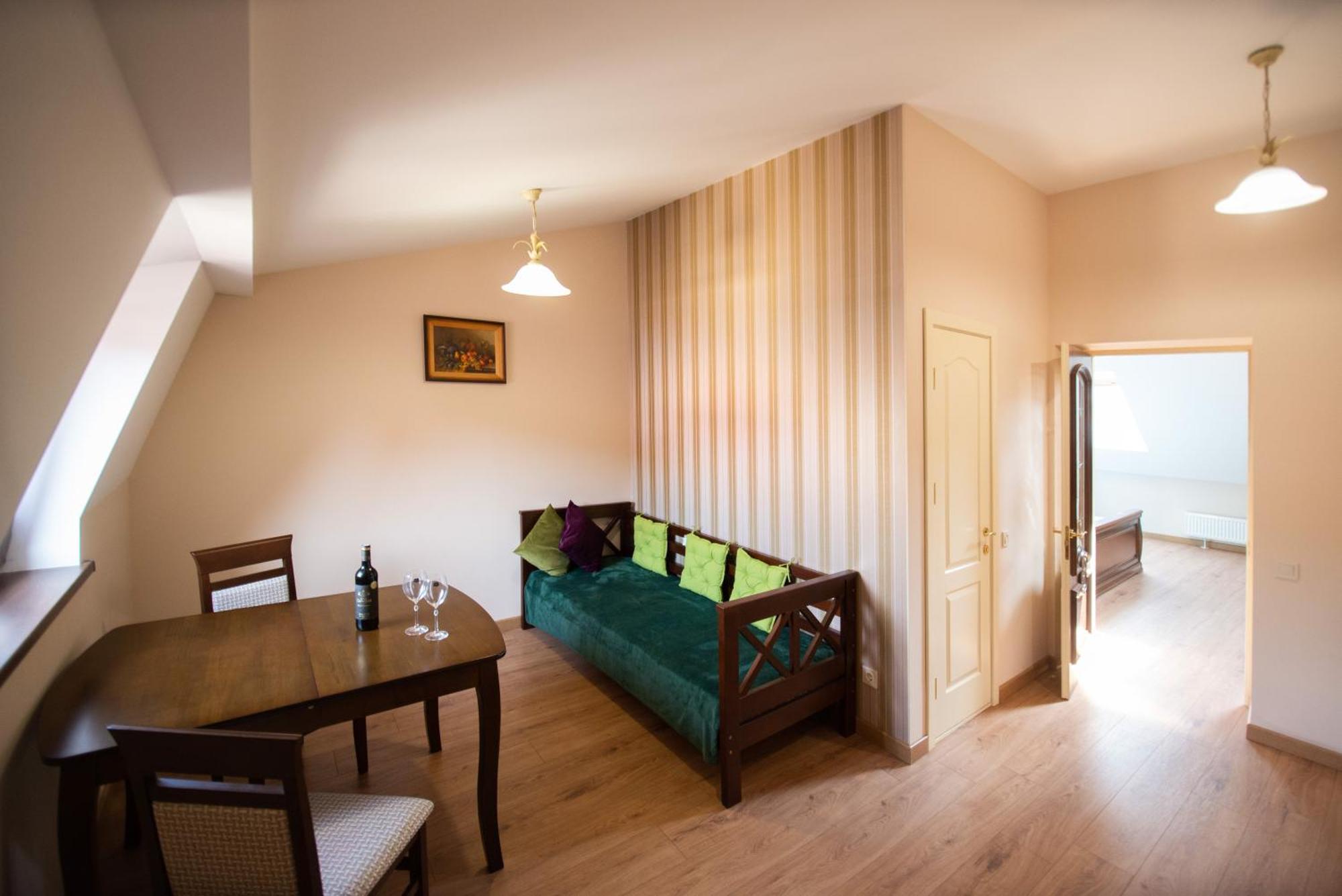 Apart Yaroslava Osmomysla 9 Square - City Center Лвив Екстериор снимка