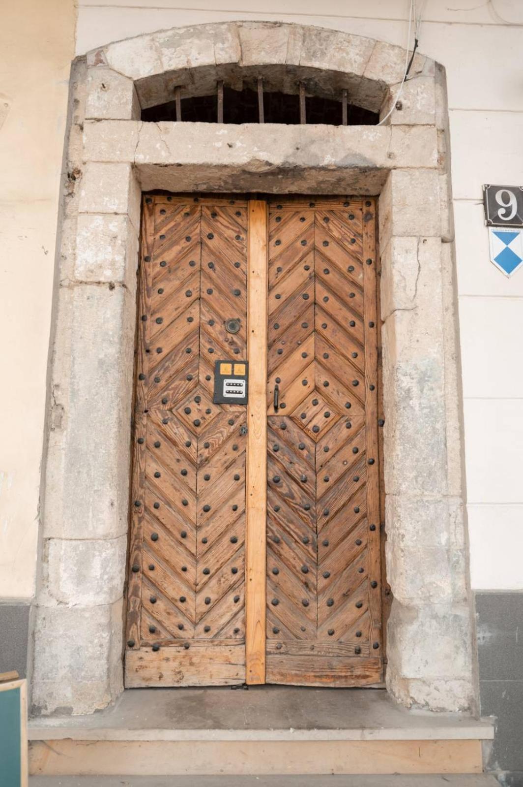 Apart Yaroslava Osmomysla 9 Square - City Center Лвив Екстериор снимка