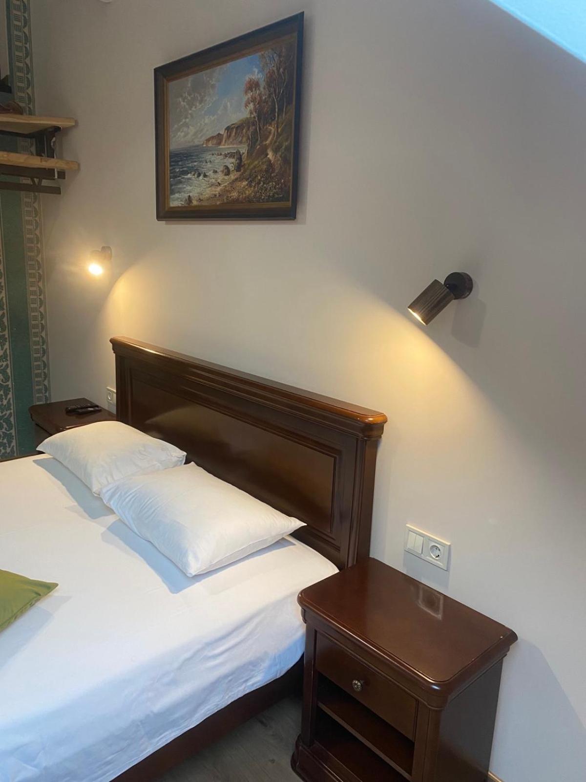 Apart Yaroslava Osmomysla 9 Square - City Center Лвив Екстериор снимка