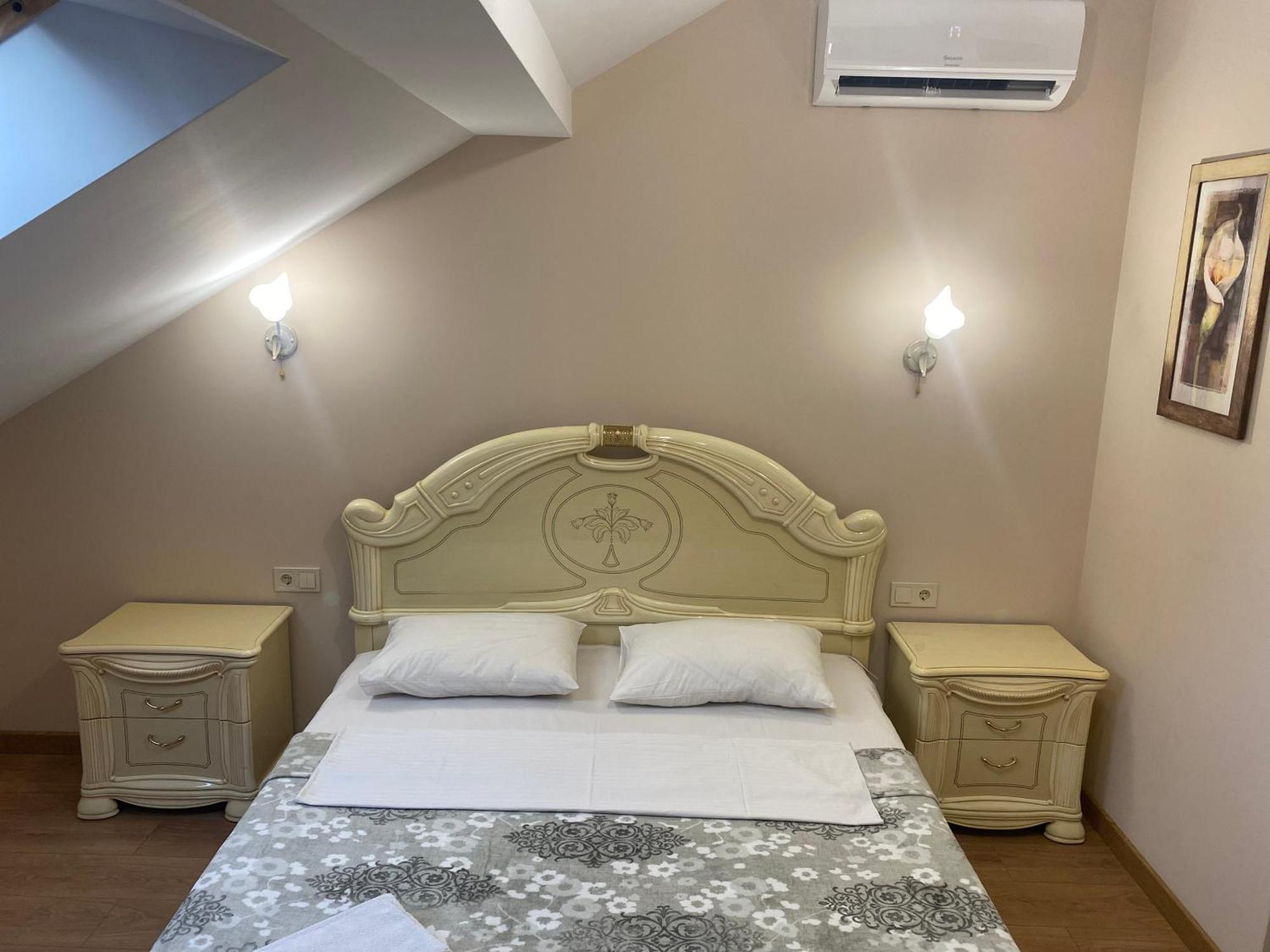 Apart Yaroslava Osmomysla 9 Square - City Center Лвив Екстериор снимка