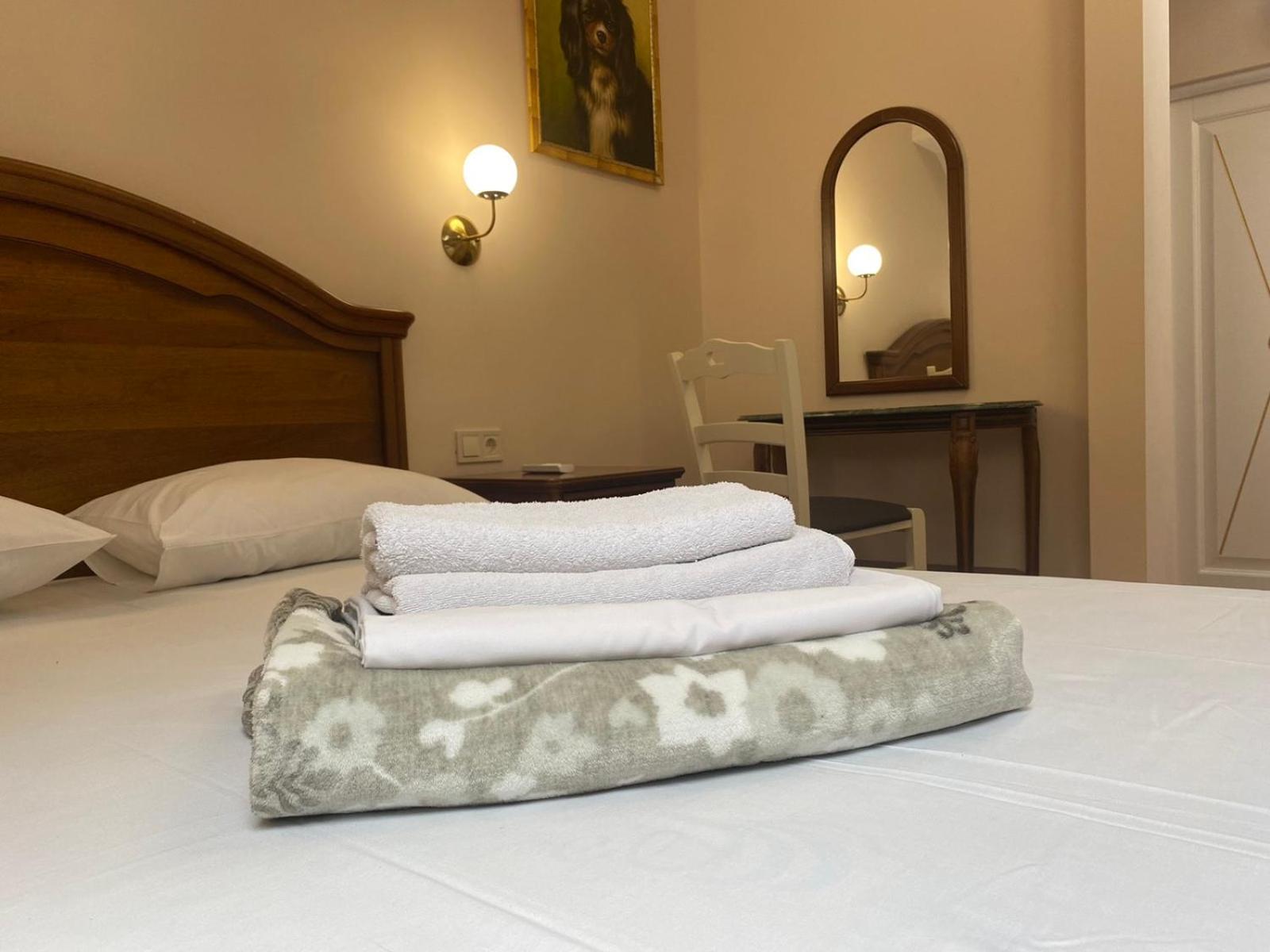Apart Yaroslava Osmomysla 9 Square - City Center Лвив Стая снимка