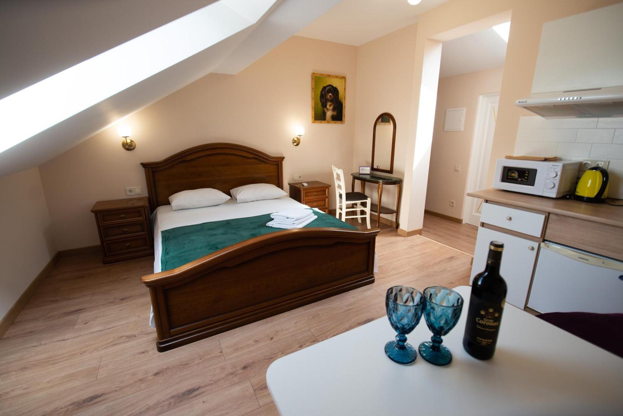 Apart Yaroslava Osmomysla 9 Square - City Center Лвив Стая снимка