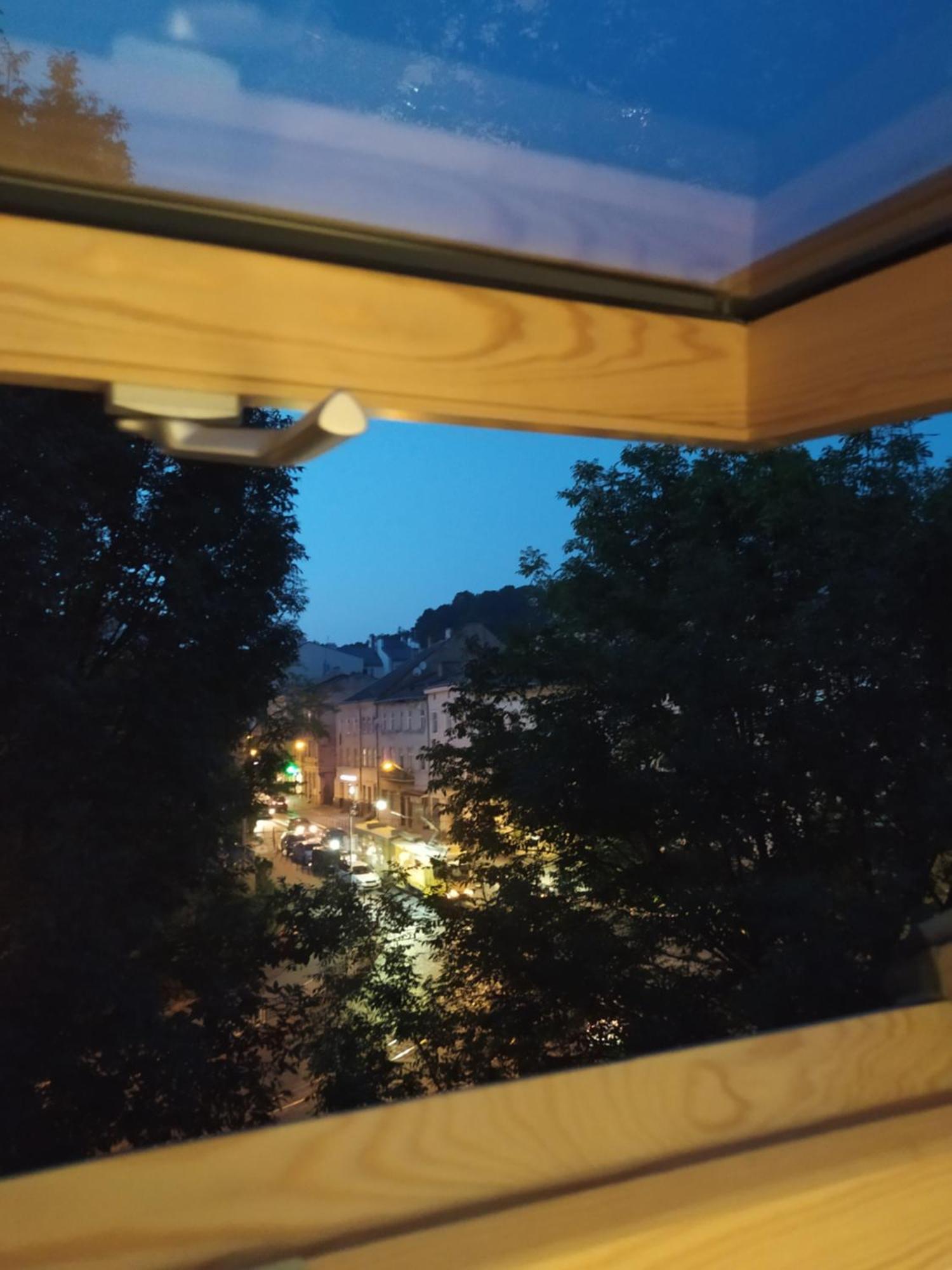 Apart Yaroslava Osmomysla 9 Square - City Center Лвив Стая снимка